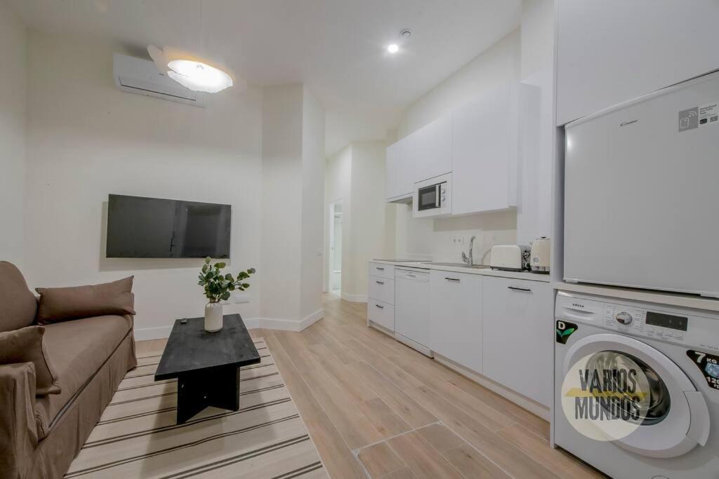 Cool Y Centrico Apt 6Px En Plena Plaza Del Carmen E2 Madrid Kültér fotó