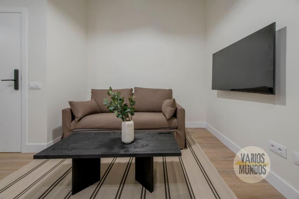 Cool Y Centrico Apt 6Px En Plena Plaza Del Carmen E2 Madrid Kültér fotó